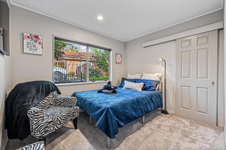 Photo of property in 129b Parrs Cross Road, Glen Eden, Auckland, 0612