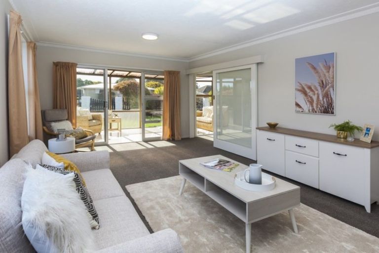 Photo of property in 40 Niven Street, Avondale, Christchurch, 8061