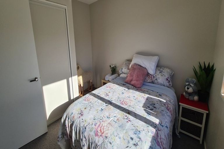 Photo of property in 2 Stratford (pvt) Way, Rangiora, 7400