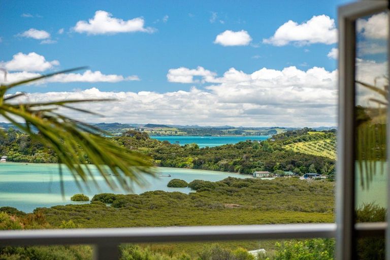 Photo of property in 9 Toi Track, Russell, 0272