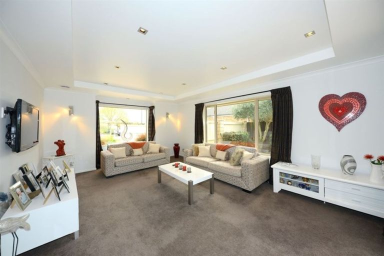 Photo of property in 76 Puhara Avenue, Parklands, Christchurch, 8083