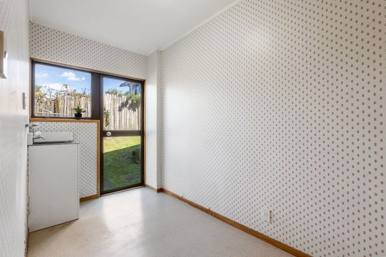 Photo of property in 2/12 East Coast Road, Milford, Auckland, 0620