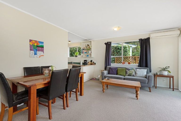 Photo of property in 3 Oldham Way, Crofton Downs, Wellington, 6035