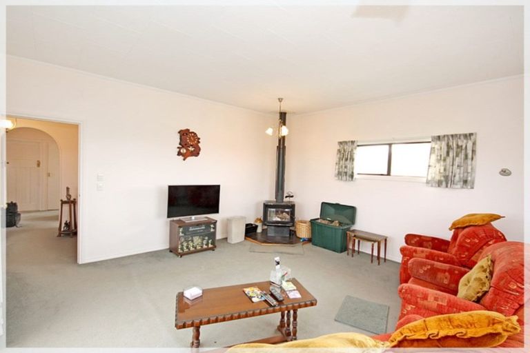 Photo of property in 39 Shortt Street, Foxton Beach, Foxton, 4815