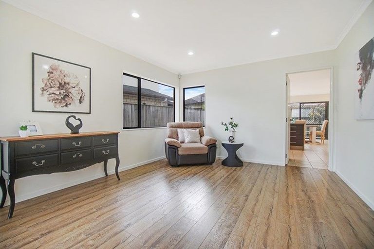 Photo of property in 20 Speyside Crescent, Flat Bush, Auckland, 2016