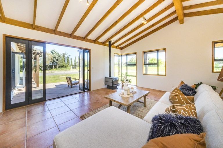 Photo of property in 32 Schnell Drive, Kelvin Grove, Palmerston North, 4414