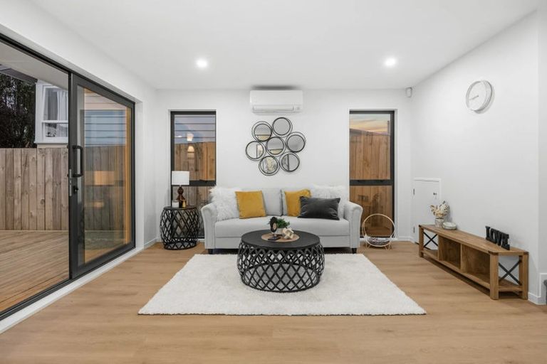 Photo of property in 1b Mamuku Drive, Massey, Auckland, 0614