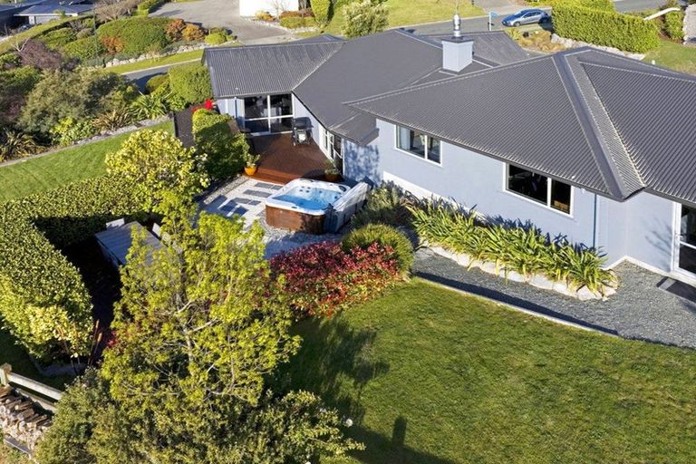 Photo of property in 18 Katania Heights, Brightwater, 7022