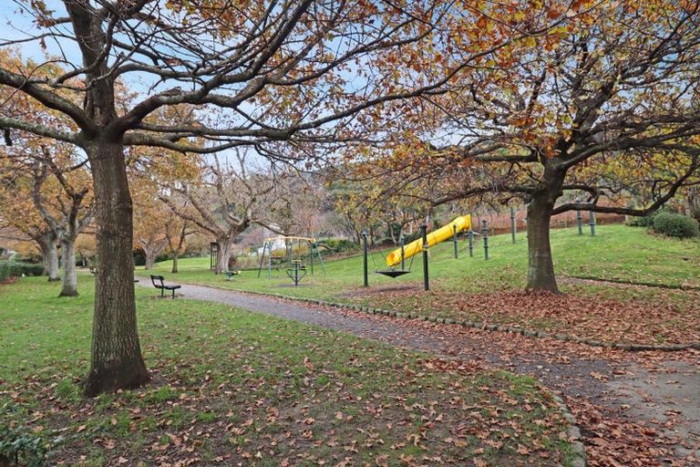 Photo of property in Hobson Court Flats, 23/70 Hobson Street, Thorndon, Wellington, 6011