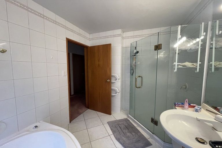 Photo of property in 19 Calypso Place, Rothesay Bay, Auckland, 0630