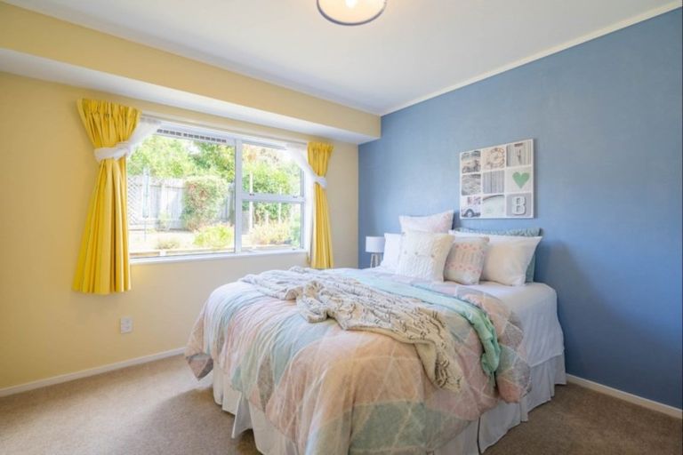 Photo of property in 137 Langdale Avenue, Paraparaumu, 5032