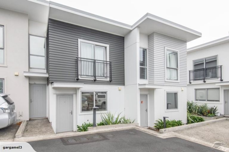 Photo of property in 8/32 Dr Taylor Terrace, Johnsonville, Wellington, 6037