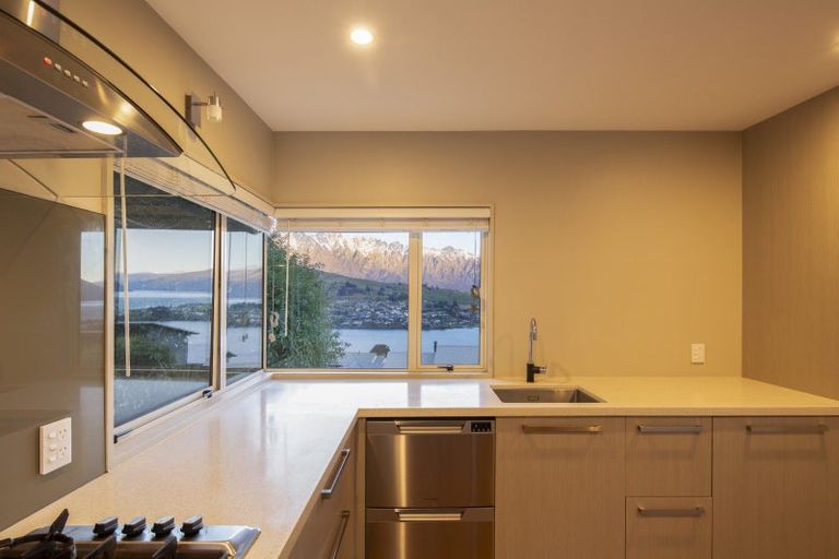 Photo of property in 11 Peregrine Place, Queenstown, 9300