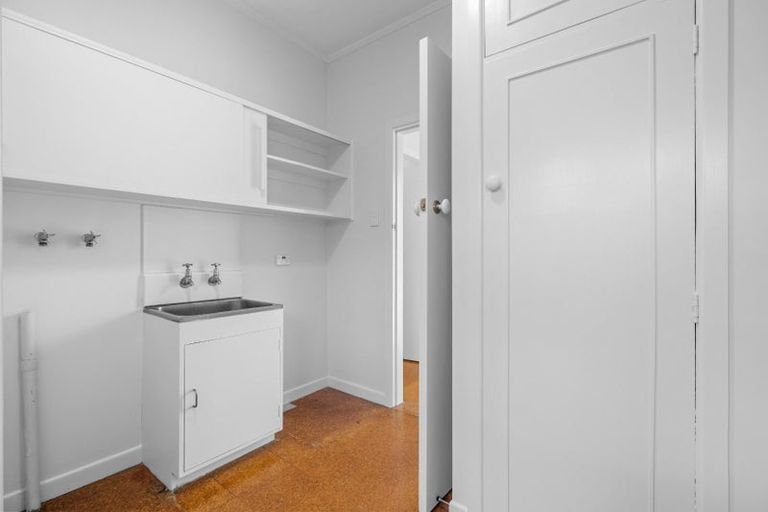 Photo of property in 33 Dalethorpe Avenue, Fairfield, Hamilton, 3214