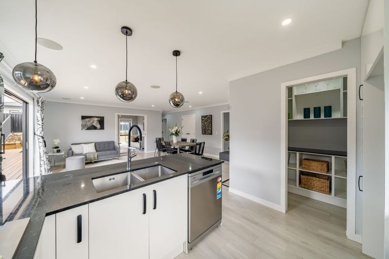 Photo of property in 11 Salisbury Crescent, Wallaceville, Upper Hutt, 5018