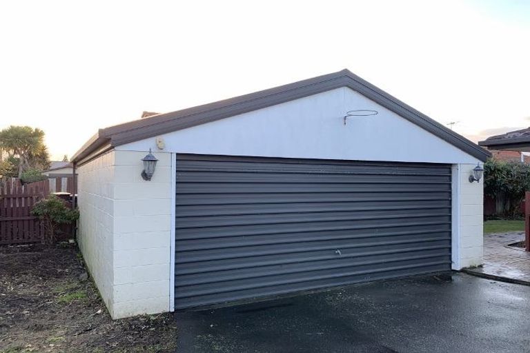 Photo of property in 4 Wittys Road, Avonhead, Christchurch, 8042