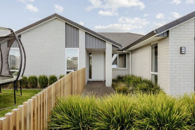 Photo of property in 37 Te Ranga Memorial Drive, Pyes Pa, Tauranga, 3112