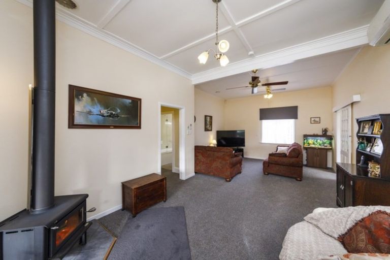 Photo of property in 16 Lyon Street, Marton, 4710
