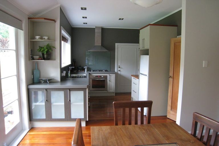 Photo of property in 46 Sunshine Avenue, Karori, Wellington, 6012