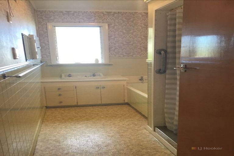 Photo of property in 2 Grace Street, Waimate, 7924