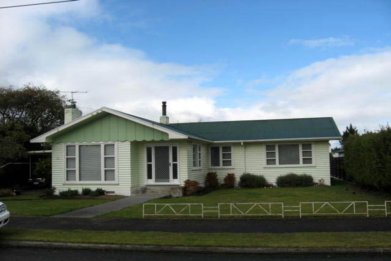 Photo of property in 12 Freyberg Street, Solway, Masterton, 5810