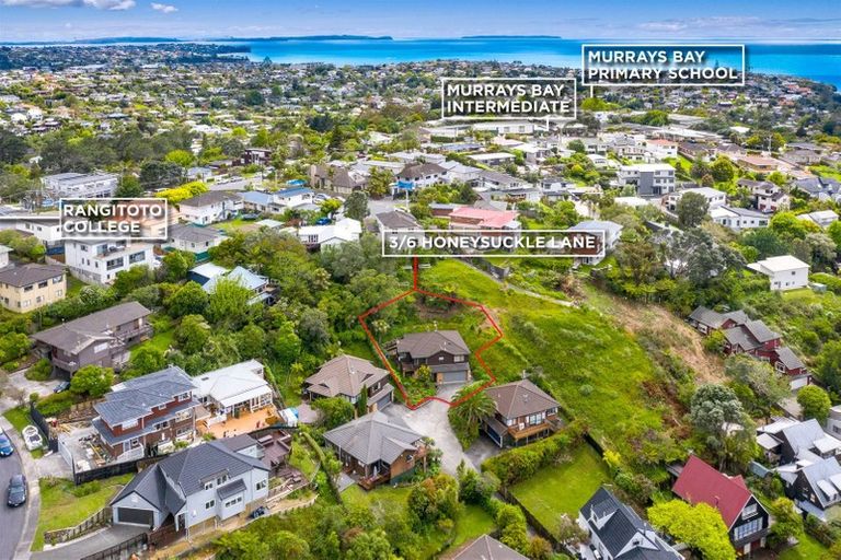 Photo of property in 3/6 Honeysuckle Lane, Mairangi Bay, Auckland, 0630