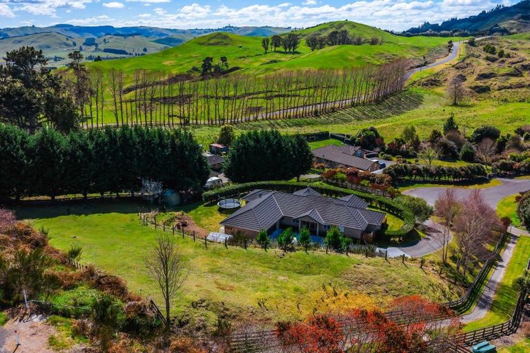 Photo of property in 90 Dalmore Way, Acacia Bay, Taupo, 3385