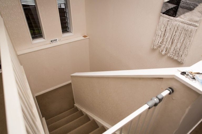 Photo of property in 110 Taylor Terrace, Tawa, Wellington, 5028