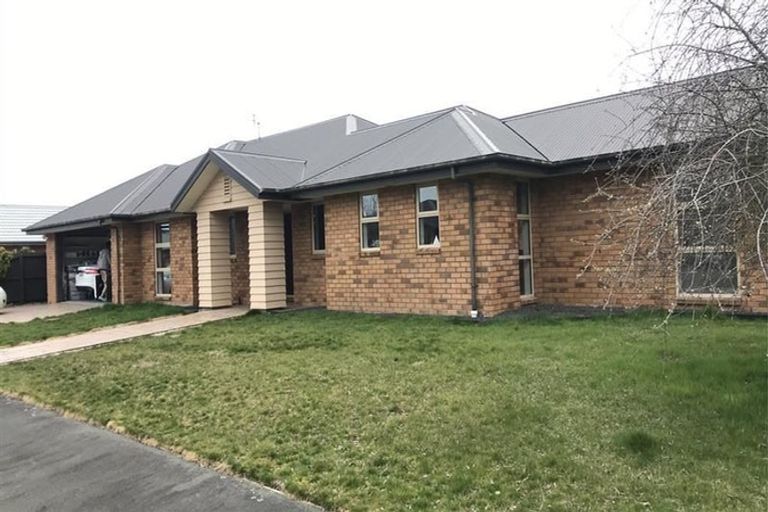 Photo of property in 2 Okuku Place, Hei Hei, Christchurch, 8042