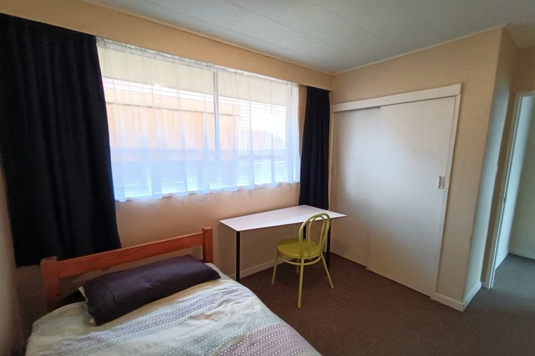 Photo of property in 2/45 Royal Street, Upper Hutt, 5018