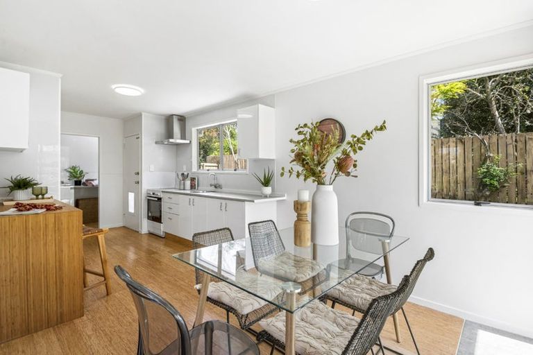 Photo of property in 16 Jayne Place, Torbay, Auckland, 0630