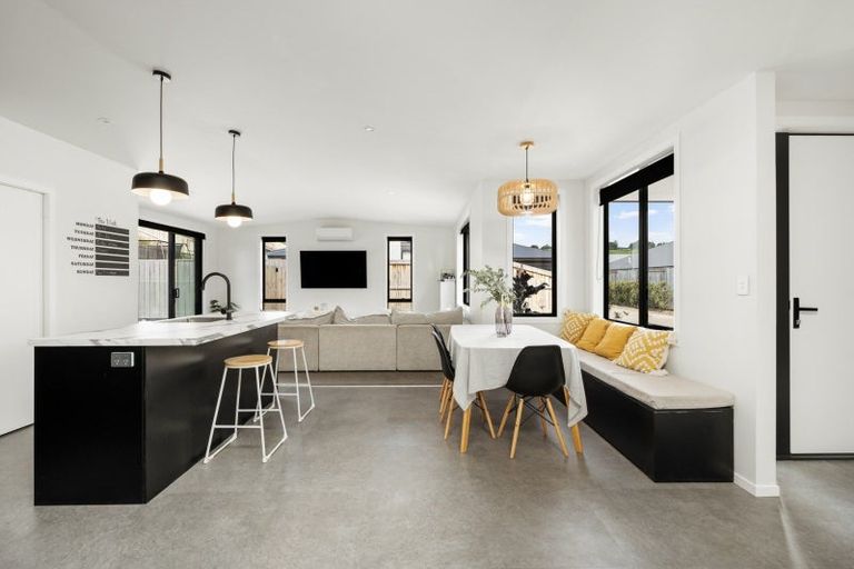 Photo of property in 17 Whakaturou Crescent, Pyes Pa, Tauranga, 3112