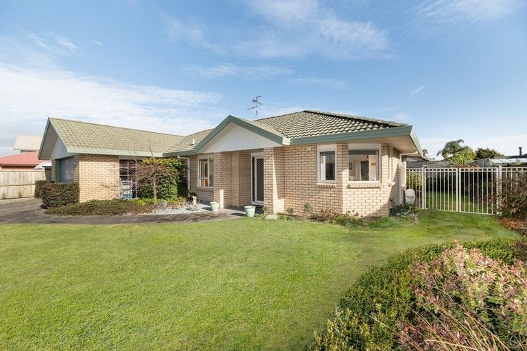 Photo of property in 16 Laguna Key, Papamoa Beach, Papamoa, 3118