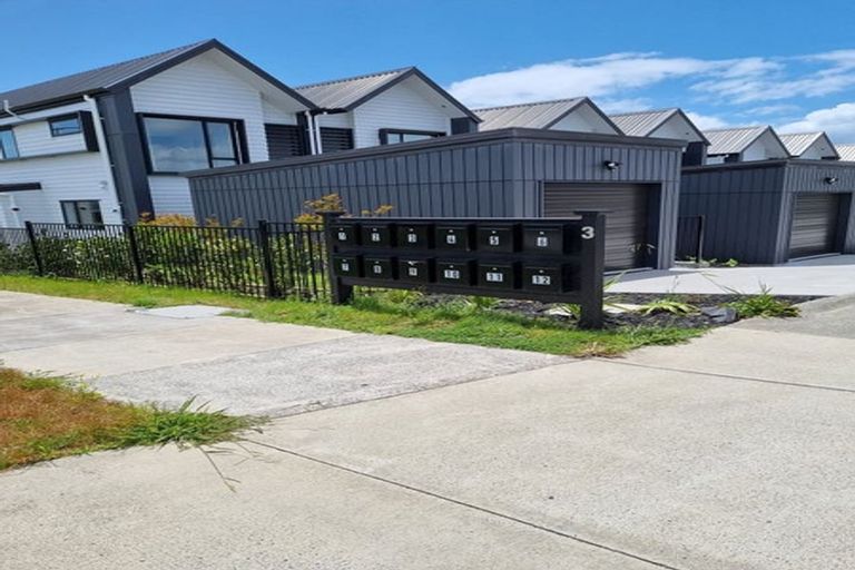 Photo of property in 4/3 Walsh Road, Wainui, 0932