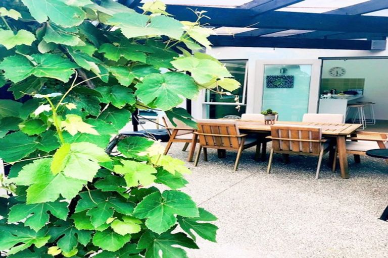 Photo of property in 2 Coral Drive, Papamoa Beach, Papamoa, 3118