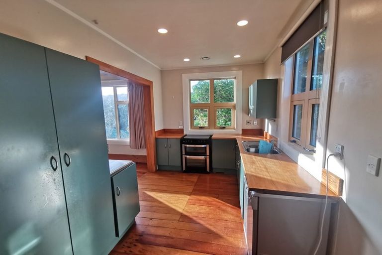 Photo of property in 2 Fernhill Terrace, Wadestown, Wellington, 6012