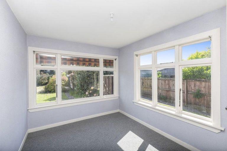 Photo of property in 63 Coopers Road, Dallington, Christchurch, 8061