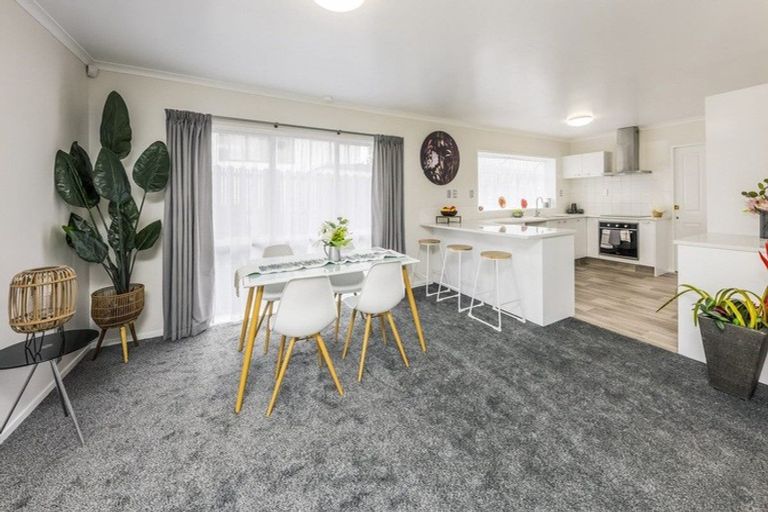 Photo of property in 5 Reyland Close, Weymouth, Auckland, 2103