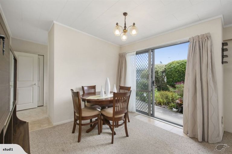 Photo of property in 96a Ngatai Road, Otumoetai, Tauranga, 3110