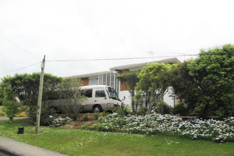Photo of property in 2 Moreton Drive, Manly, Whangaparaoa, 0930