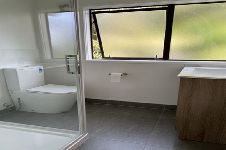 Photo of property in 2/84a Avonleigh Road, Green Bay, Auckland, 0604