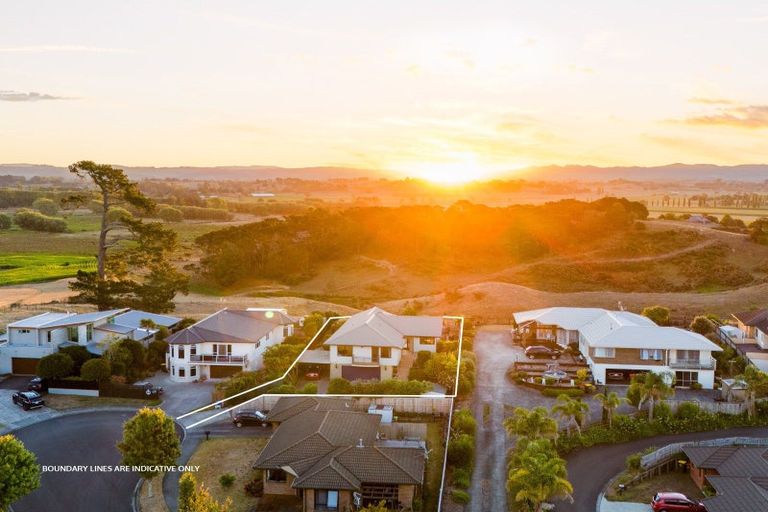 Photo of property in 24 Highgrove Drive, Grandview Heights, Hamilton, 3200