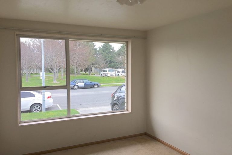 Photo of property in 28 Solway Avenue, Ilam, Christchurch, 8041