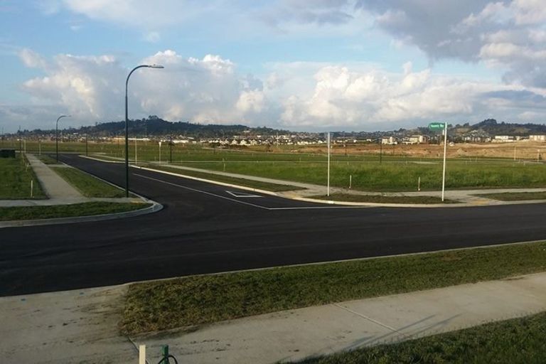 Photo of property in 61 Flat Bush School Road, Flat Bush, Auckland, 2019