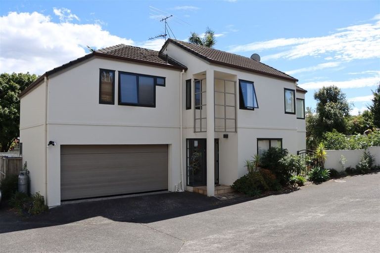 Photo of property in 51 Reeves Road, Pakuranga, Auckland, 2010
