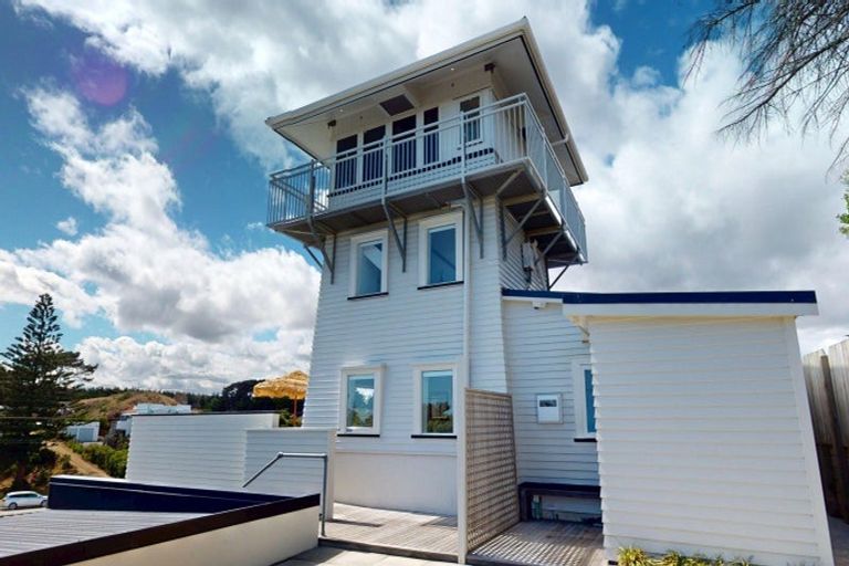 Photo of property in 112 Kahukura Avenue, Waitarere Beach, Levin, 5510