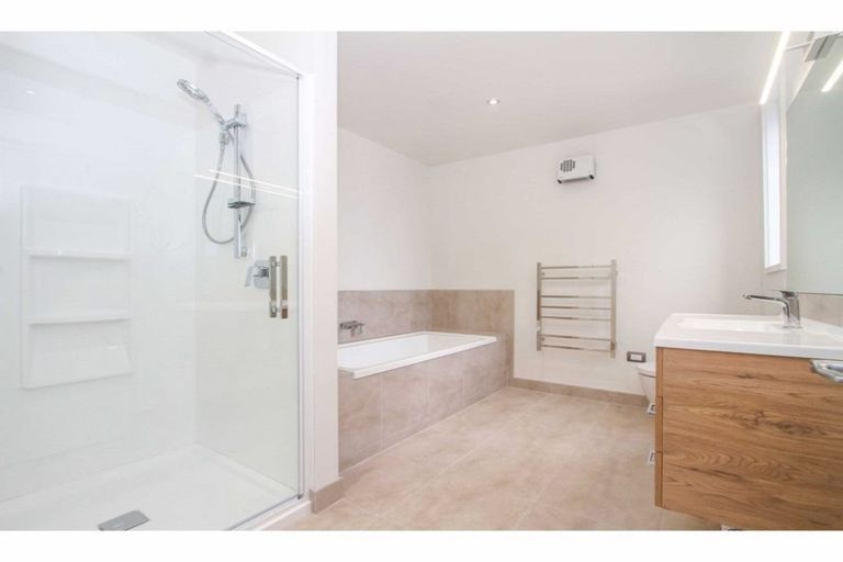 Photo of property in 33 Wallace Road, Ranui, Auckland, 0612