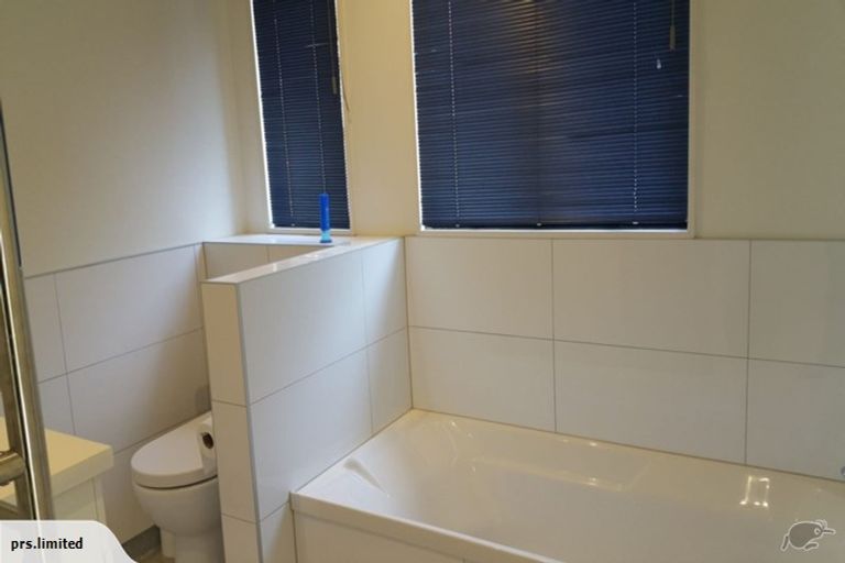 Photo of property in 9/14 Harriett Street, Thorndon, Wellington, 6011