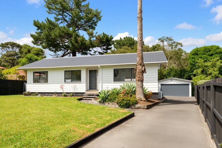 Photo of property in 9 West Harbour Drive, West Harbour, Auckland, 0618