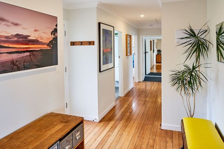 Photo of property in 16 Chaffey Crescent, Titahi Bay, Porirua, 5022